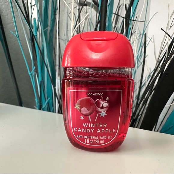 Bath and Body Works - 4 pack Christmas Hand Sanitizers - Picture 2 of 5